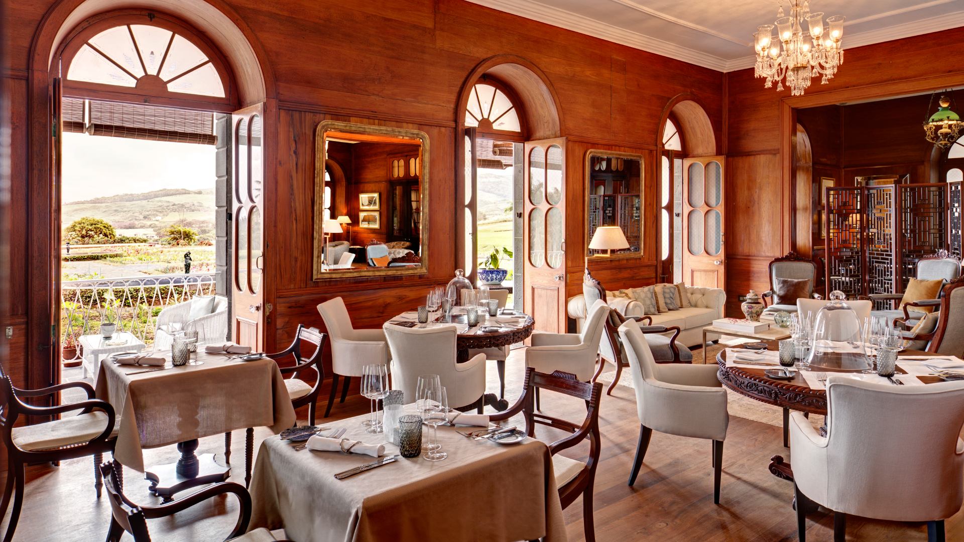 Château de Bel Ombre dining room